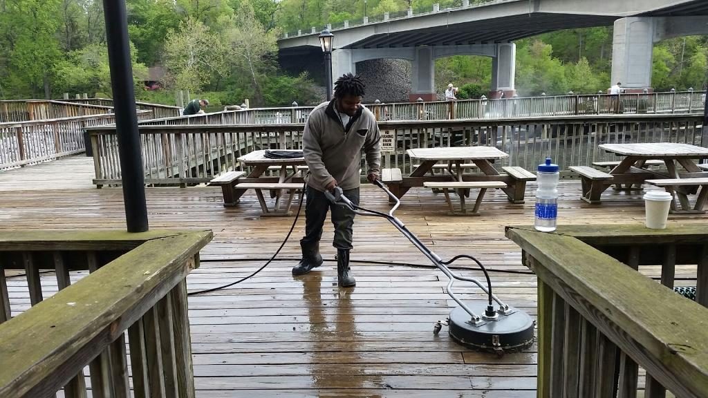 Government and Commercial Power Washing in Fairfax, VA